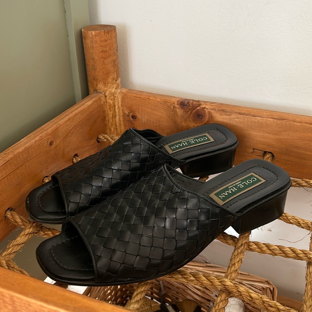 Woven leather Cole haan slides vintage